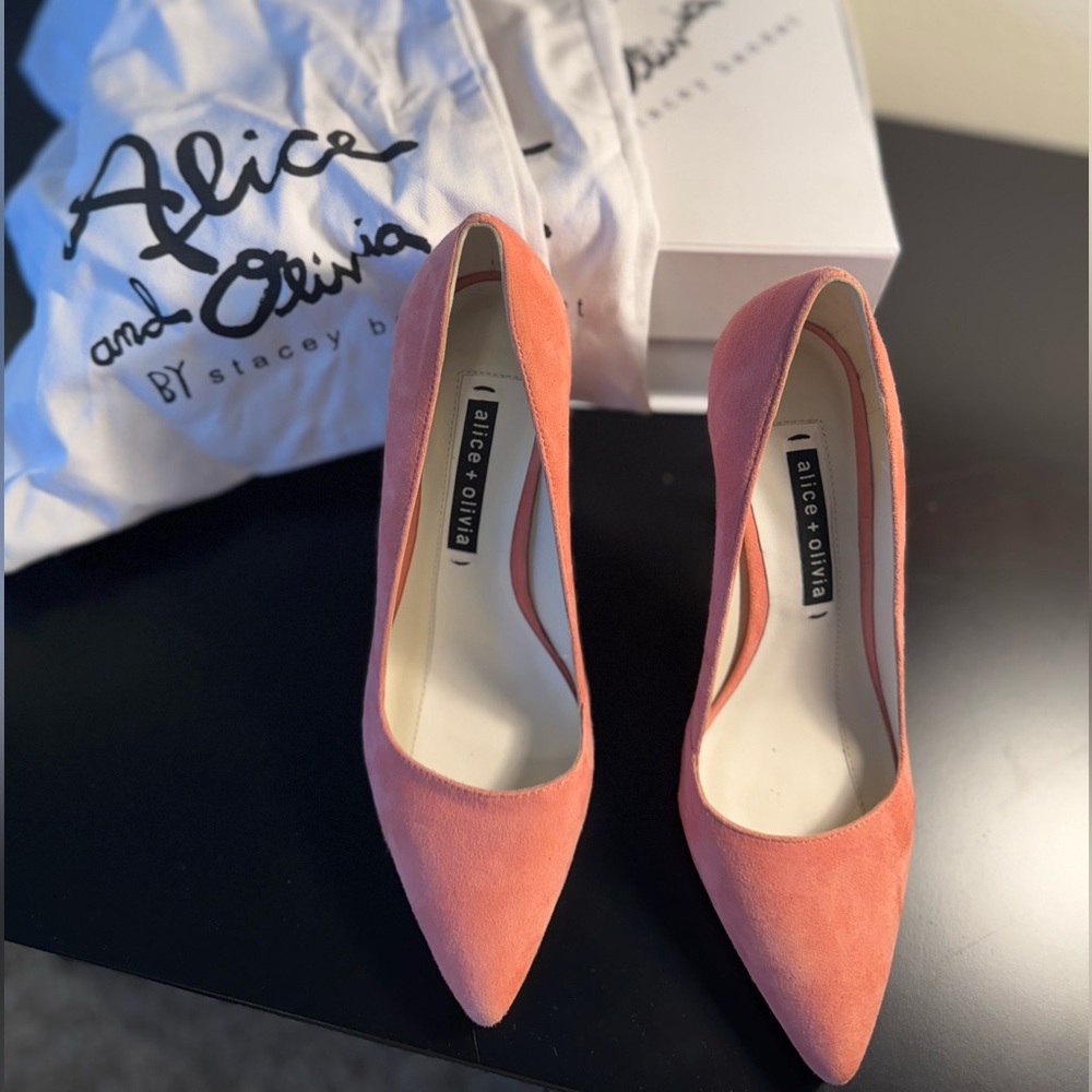 Alice + Olivia Pink Icing Fine Suede Heels Classic Pumps - Picture 6 of 6